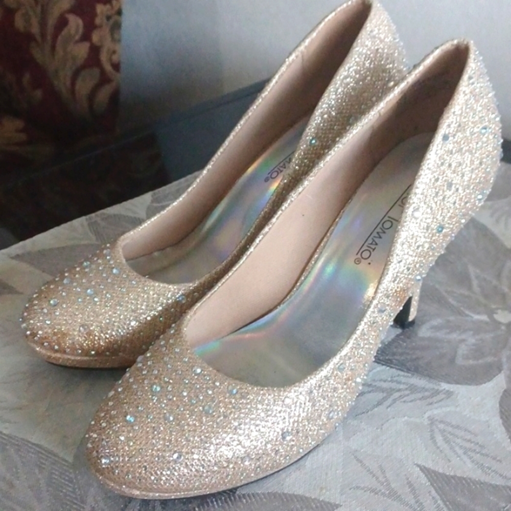 Hot Tomato Fireworks gold rhinestone studded heels 7.5, ~3.5”heel +1/2”platform